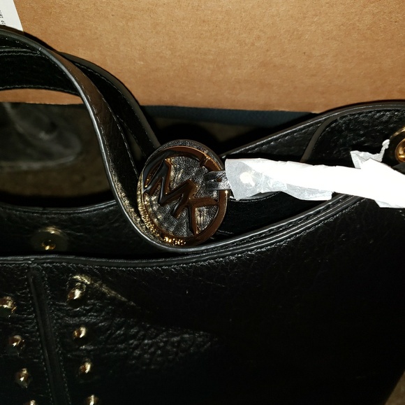 Large Michael Kors Purse - Picture 4 of 4